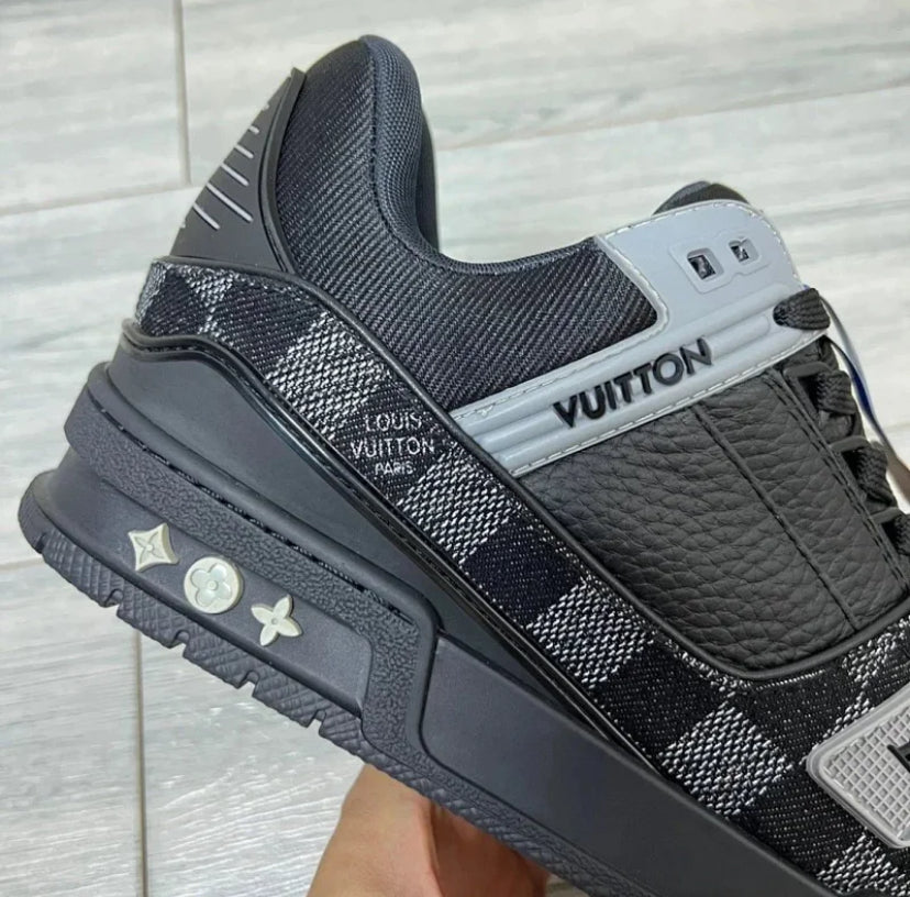 Louis Vuitton Trainer Black