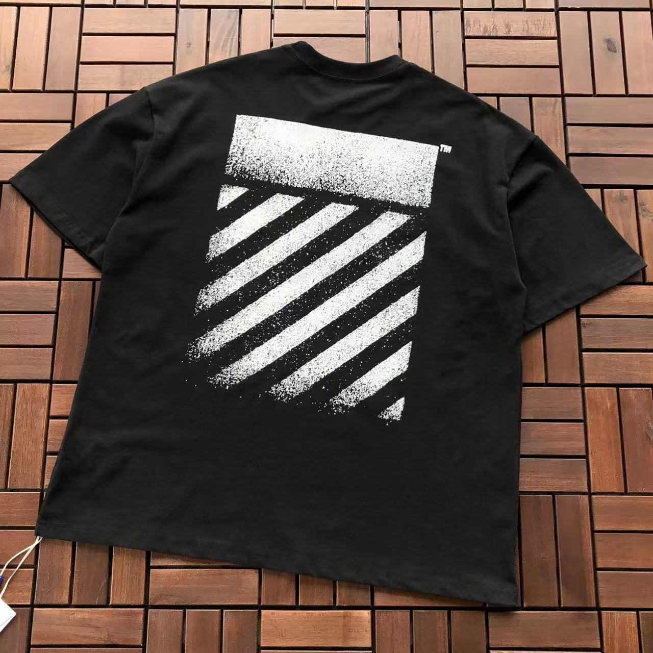 T-shirt Off