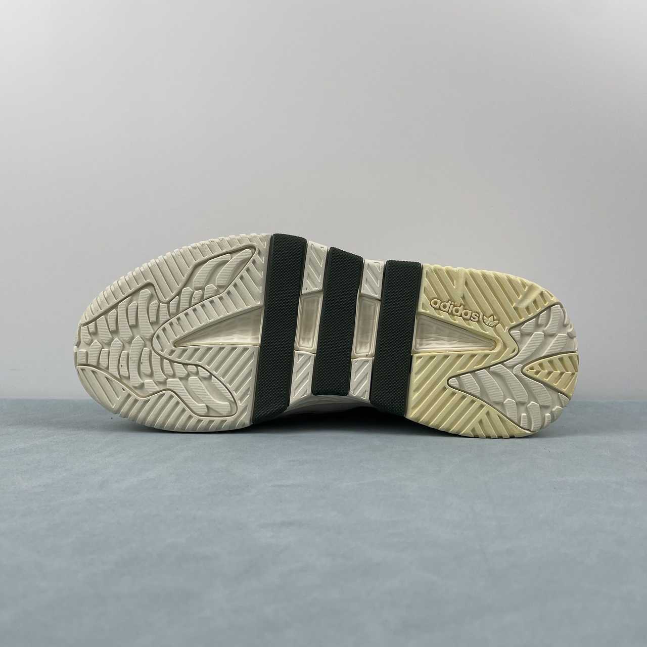 AD Niteball White Dark Green