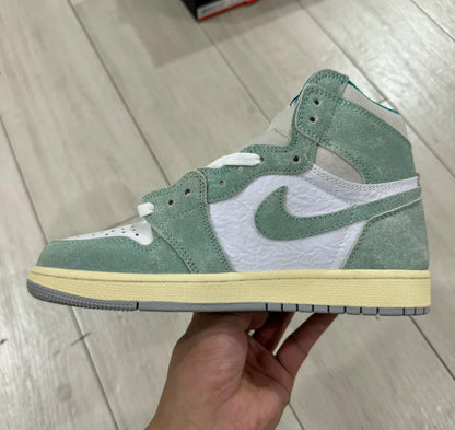 Jordan 1 Retro High OG "Turbo Green"