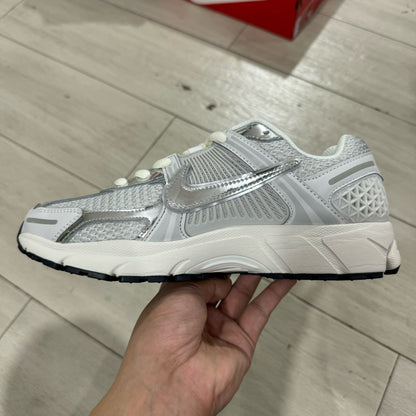 Air Zoom Vomero 5 Silver