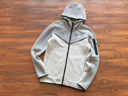 Conjunto Tech Fleece Cinza e Branco