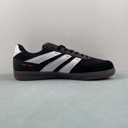 AD Predator Freestyle Black White