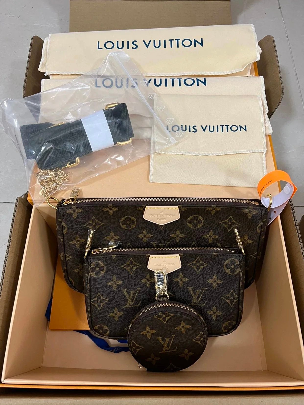 Louis Vuitton Favorite