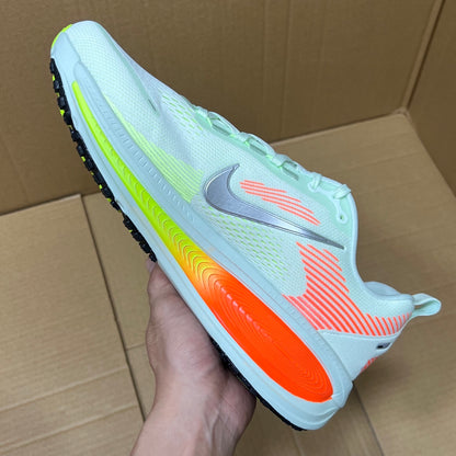 Vomero 18 Barely Green Hyper Crimson