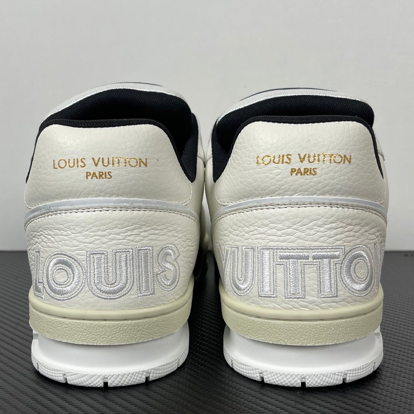 Trainer White and Black