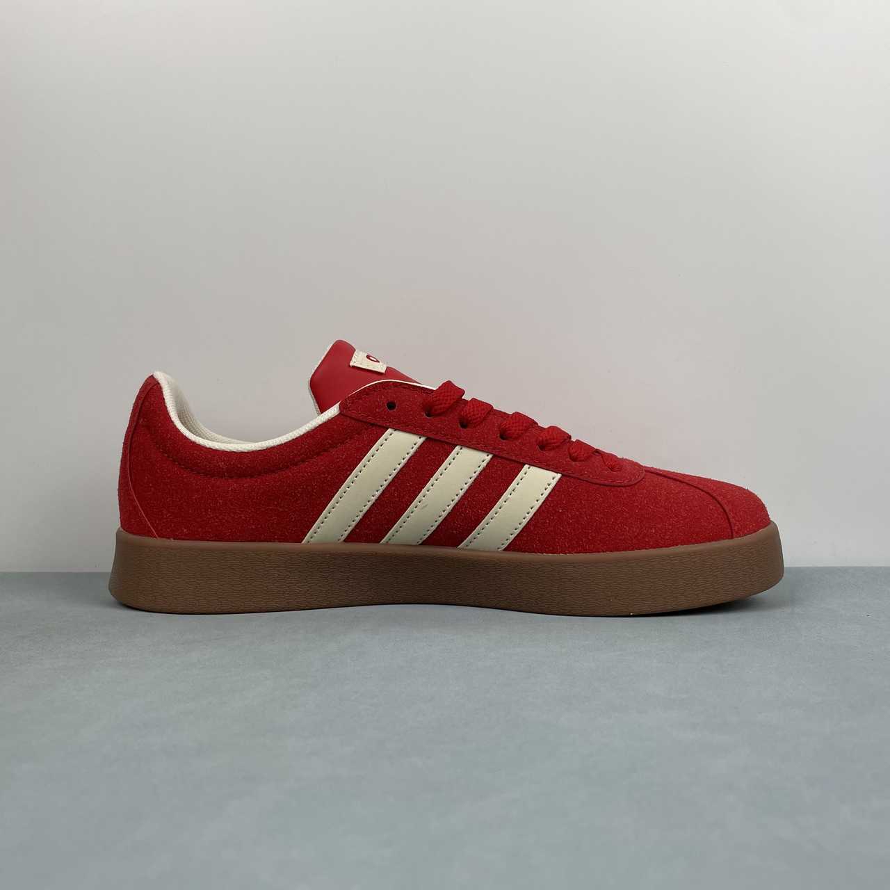 AD VL Court Classic Red White
