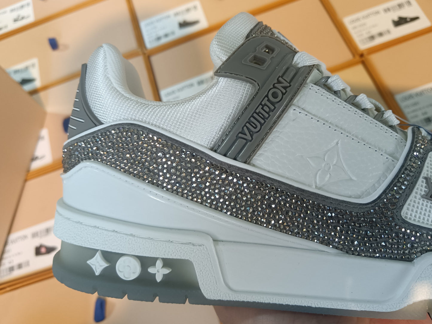 Trainer Grey Crystal