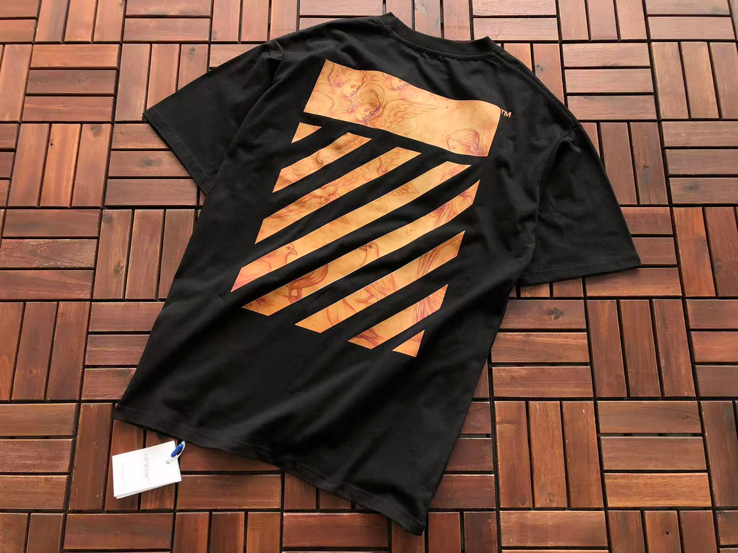 T-shirt Off
