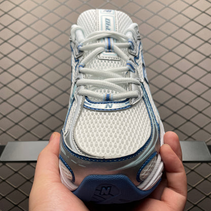 740 White / Blue / Silver