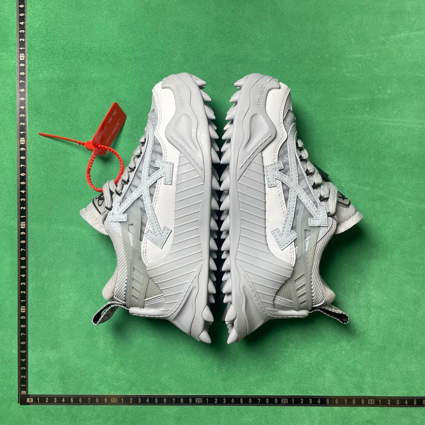 Odsy Grey White