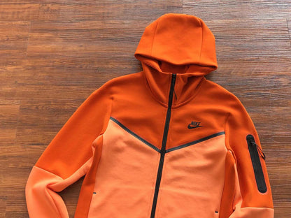 Conjunto Tech Fleece Laranja