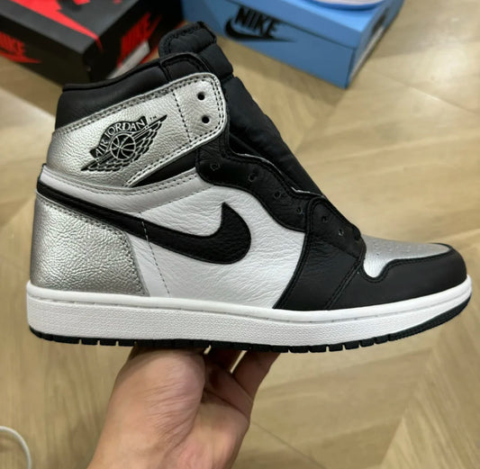 Air Jordan 1 Retro High OG Silver Toe