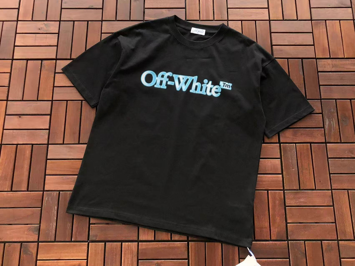 T-shirt Off