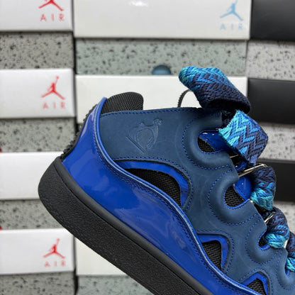 Curb Azul