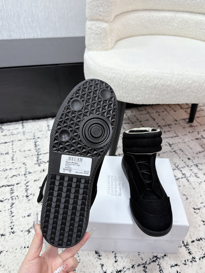Maison High Pure Black
