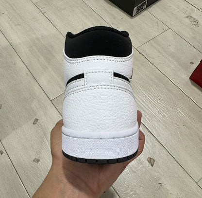 Air Jordan 1 Mid Reverse Panda