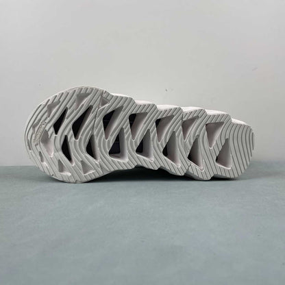 AD Switch Fwd M Triple White