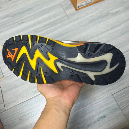 Runner Tatic Marrom