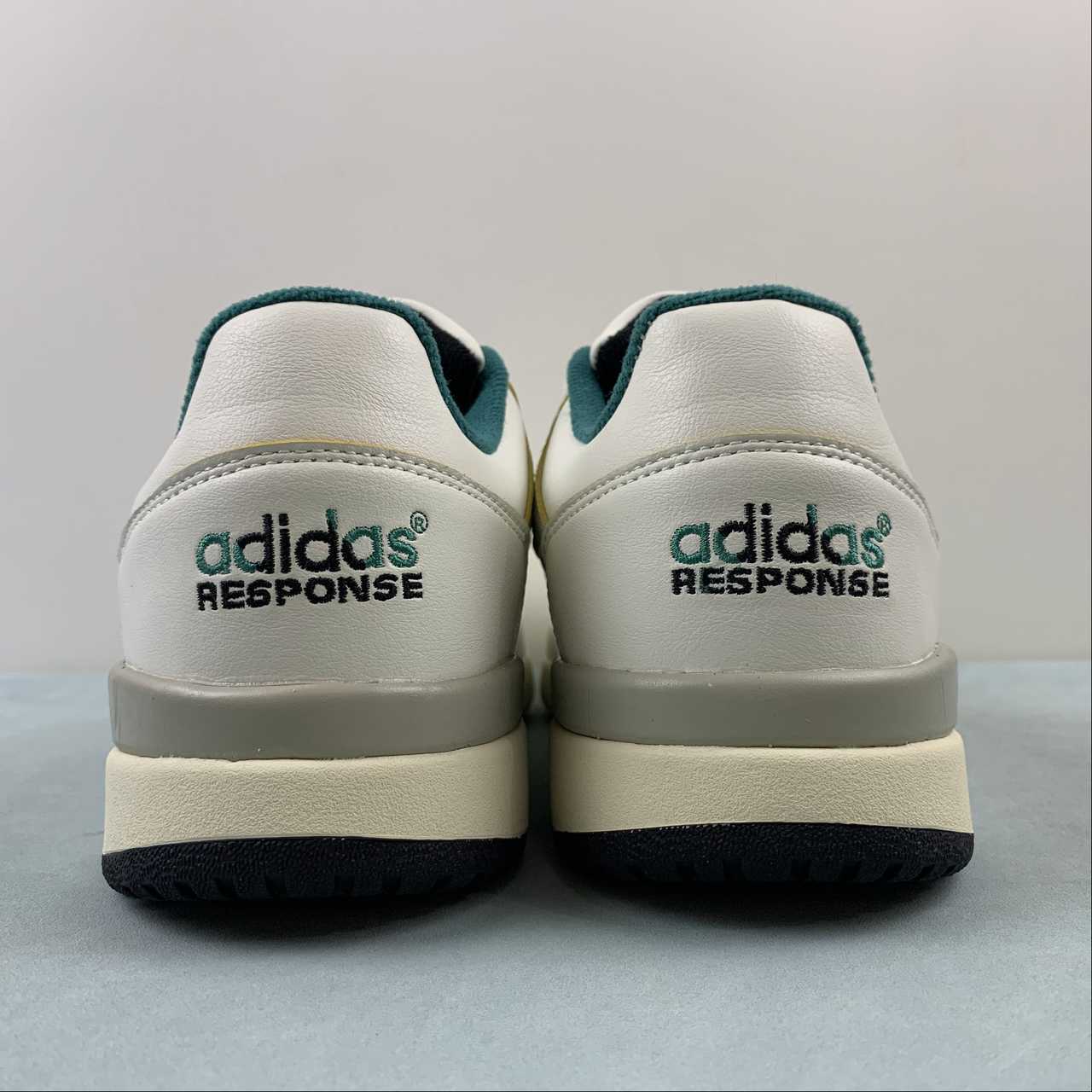 AD Torsion Response Tennis White Dark Green