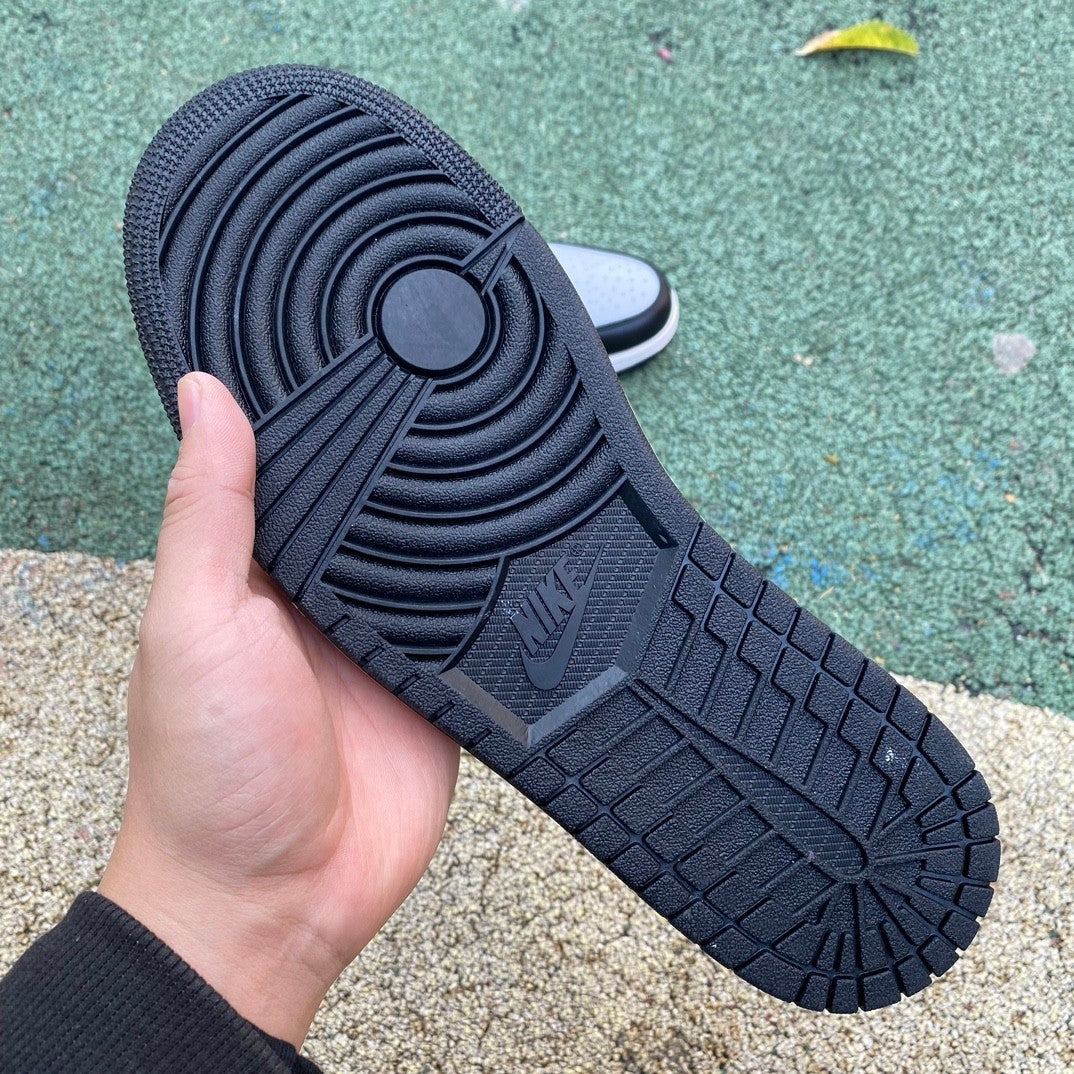 AJ1 MID Black Chrome