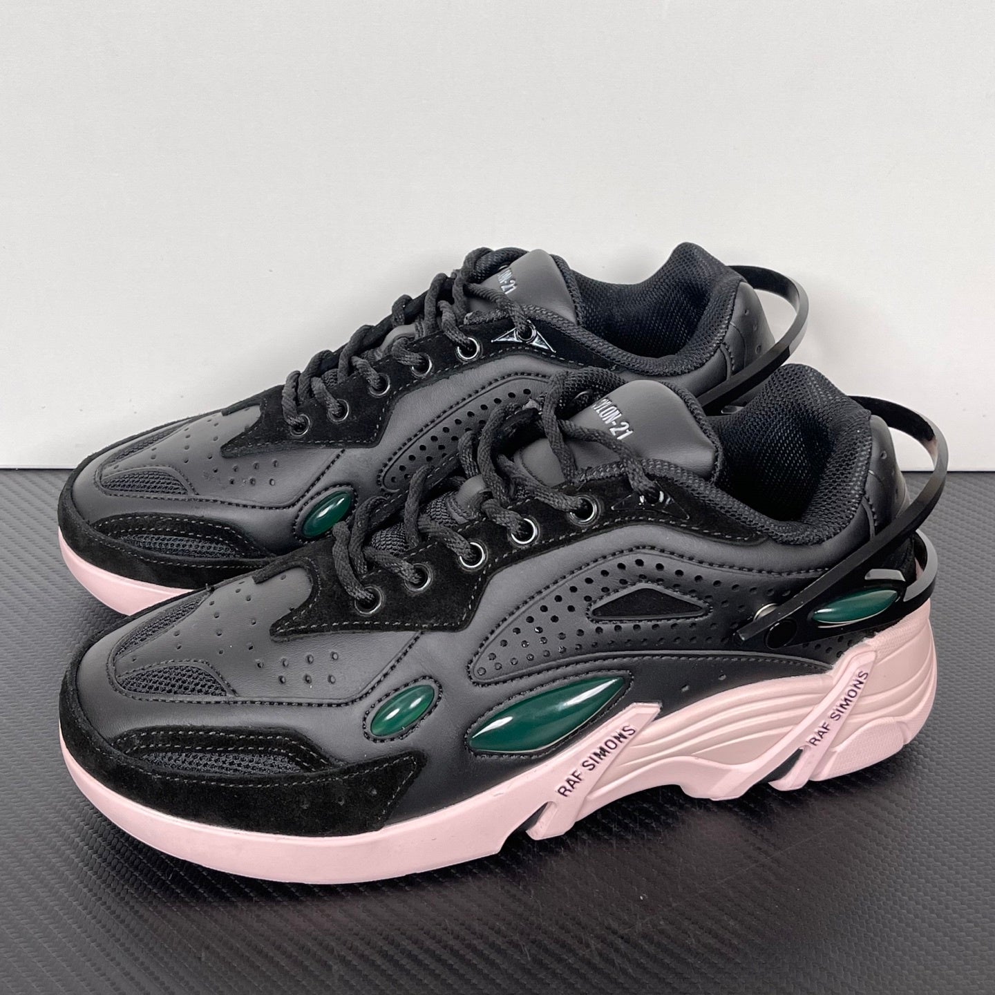 Cylon-21 Black and Pink
