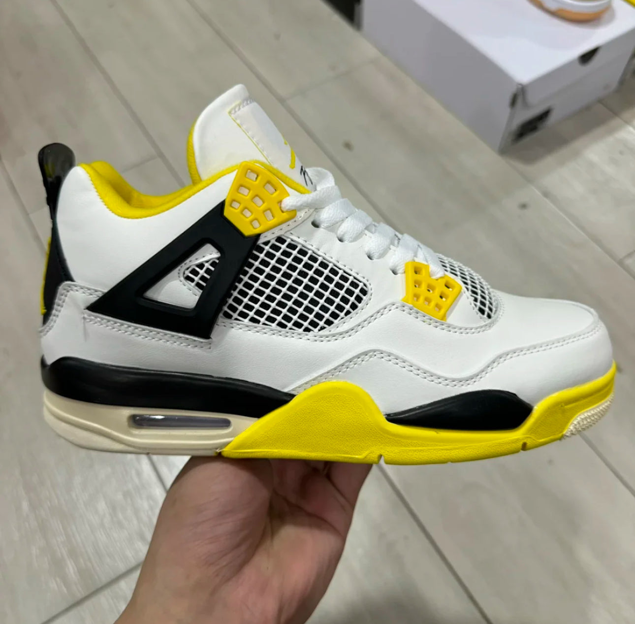 Air Jordan 4