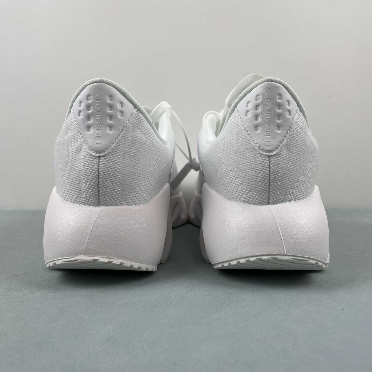 AD Switch Fwd M Triple White