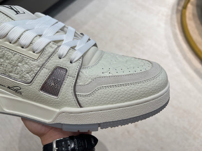 Trainer White and Gray