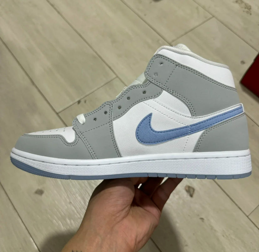 Air Jordan 1 Mid Wolf Grey