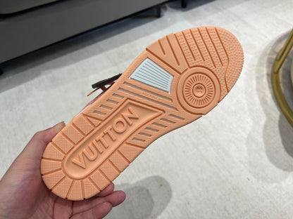 Trainer Orange