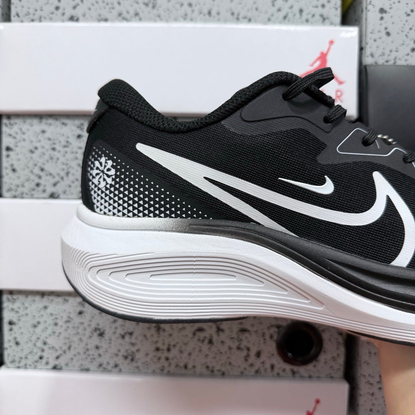 Nk Air Alphazoom Black/White