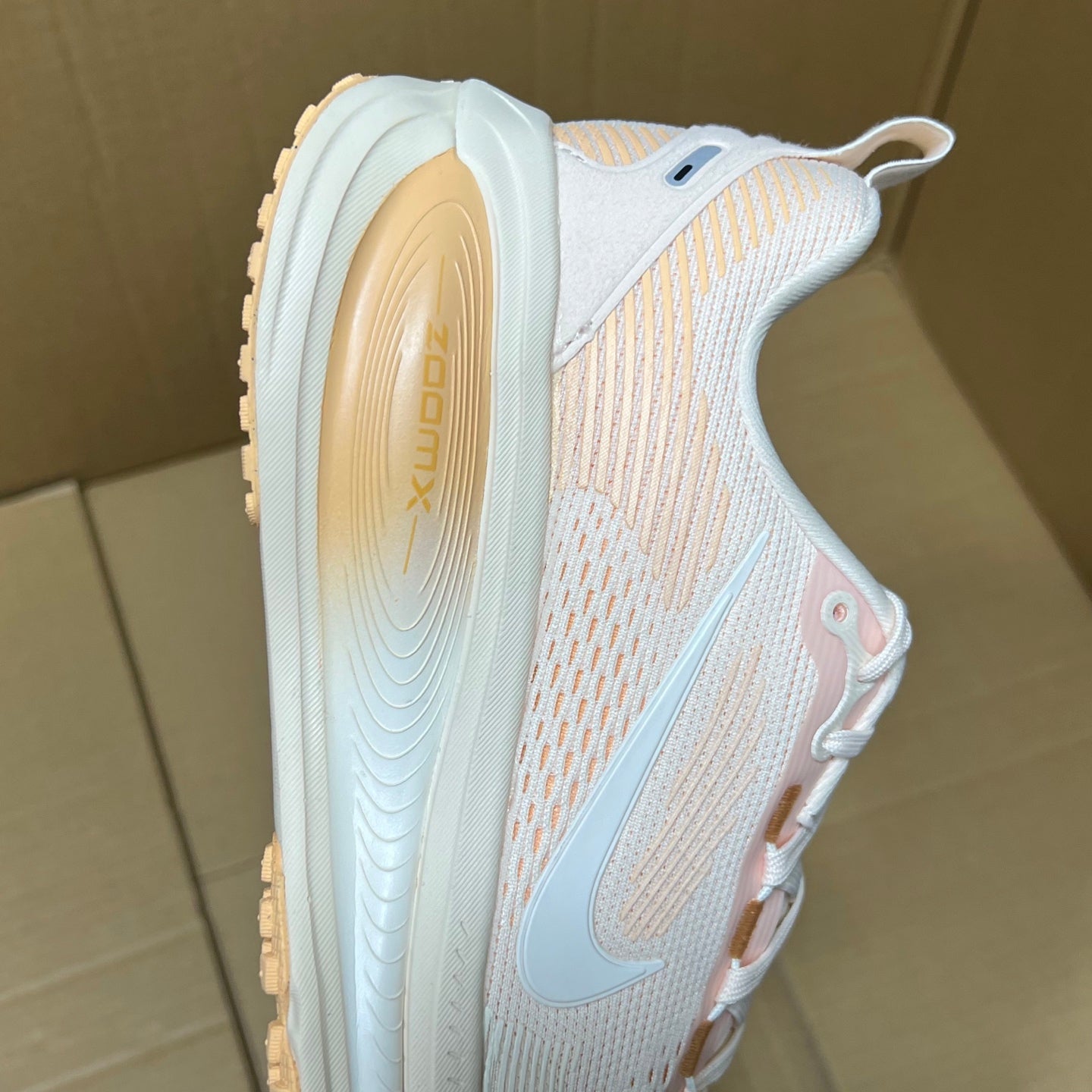 Vomero 18 Guava Ice/Orange Chalk