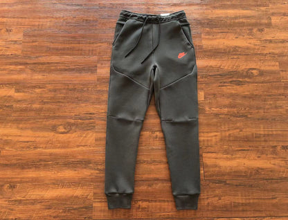 Conjunto Tech Fleece Preto e Cinza