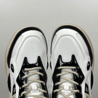 Cylon-21 White and Black