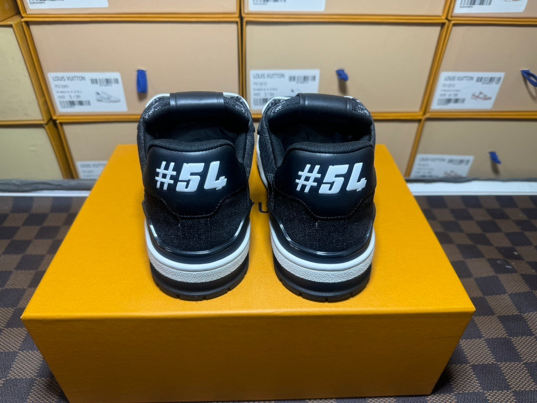 Trainer Black