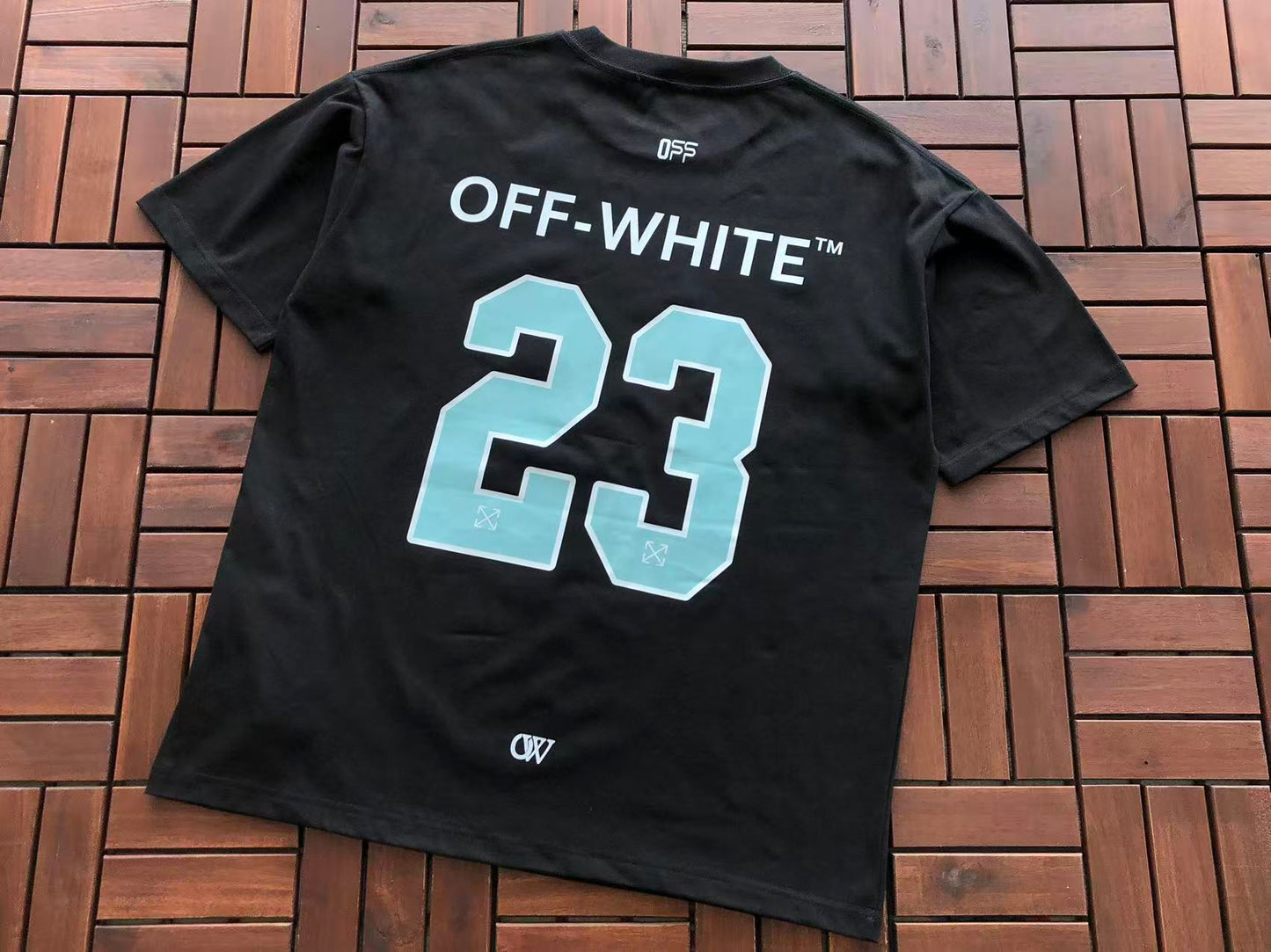 T-shirt Off