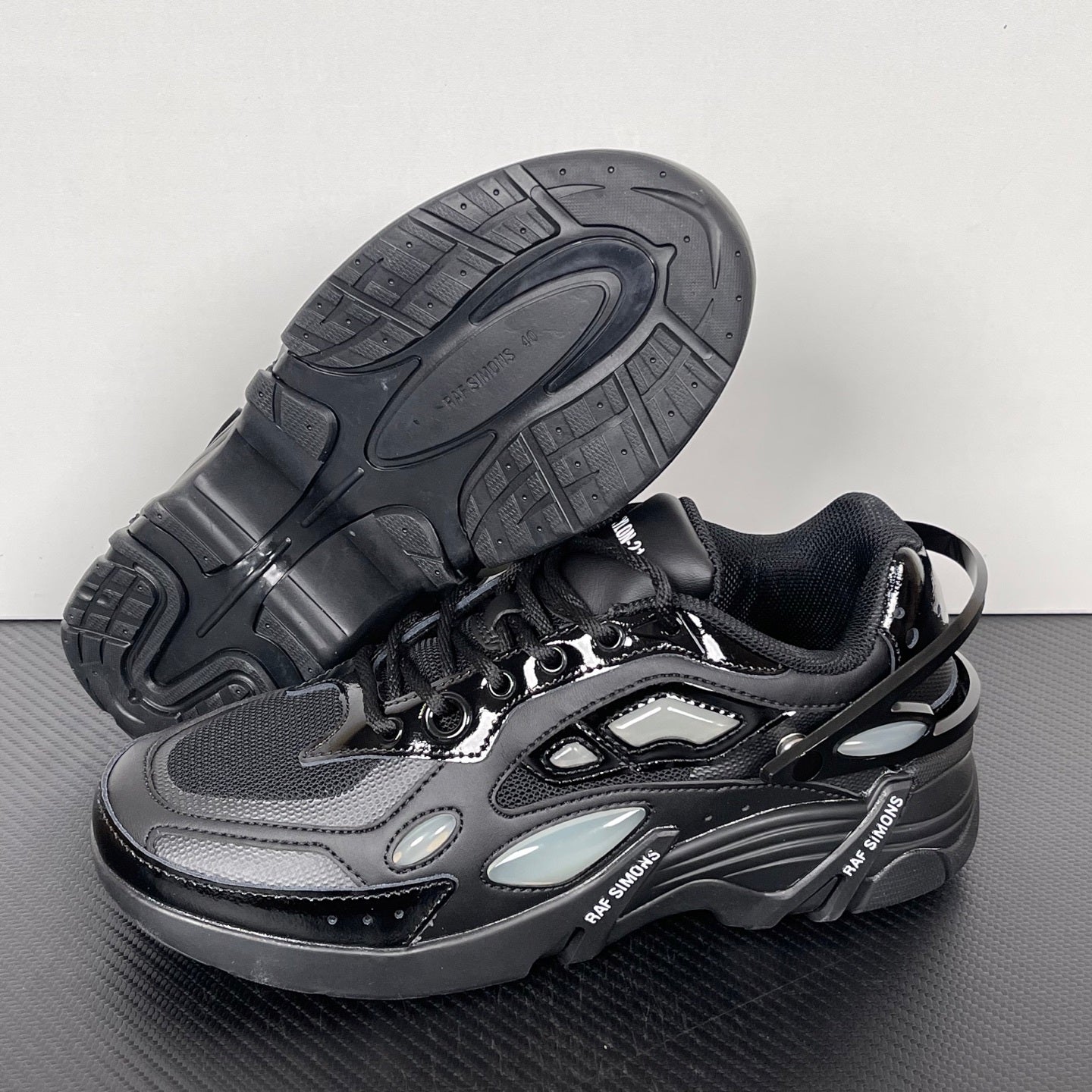 Cylon-21 Black