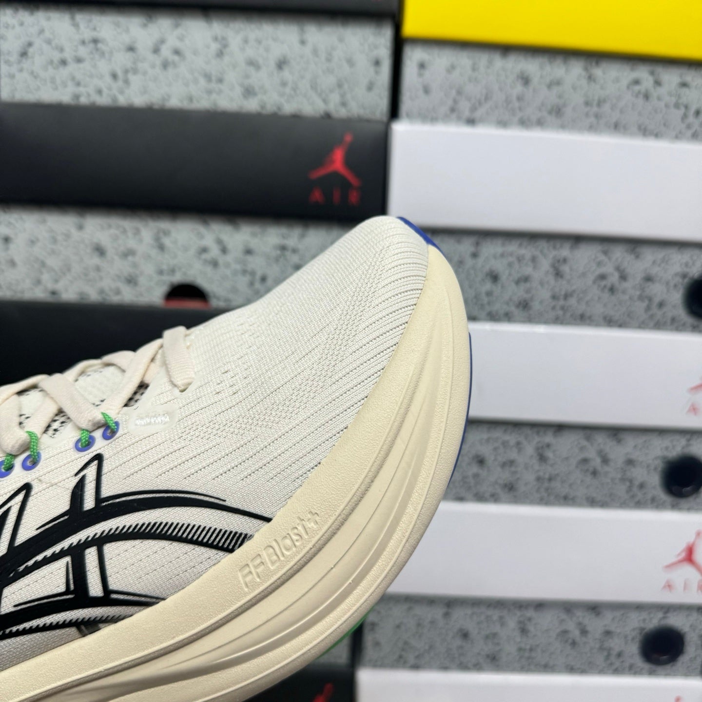 GEL-NIMBUS 28 Black/Beige