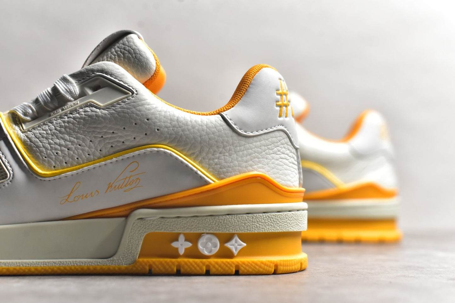 Trainer White and Orange