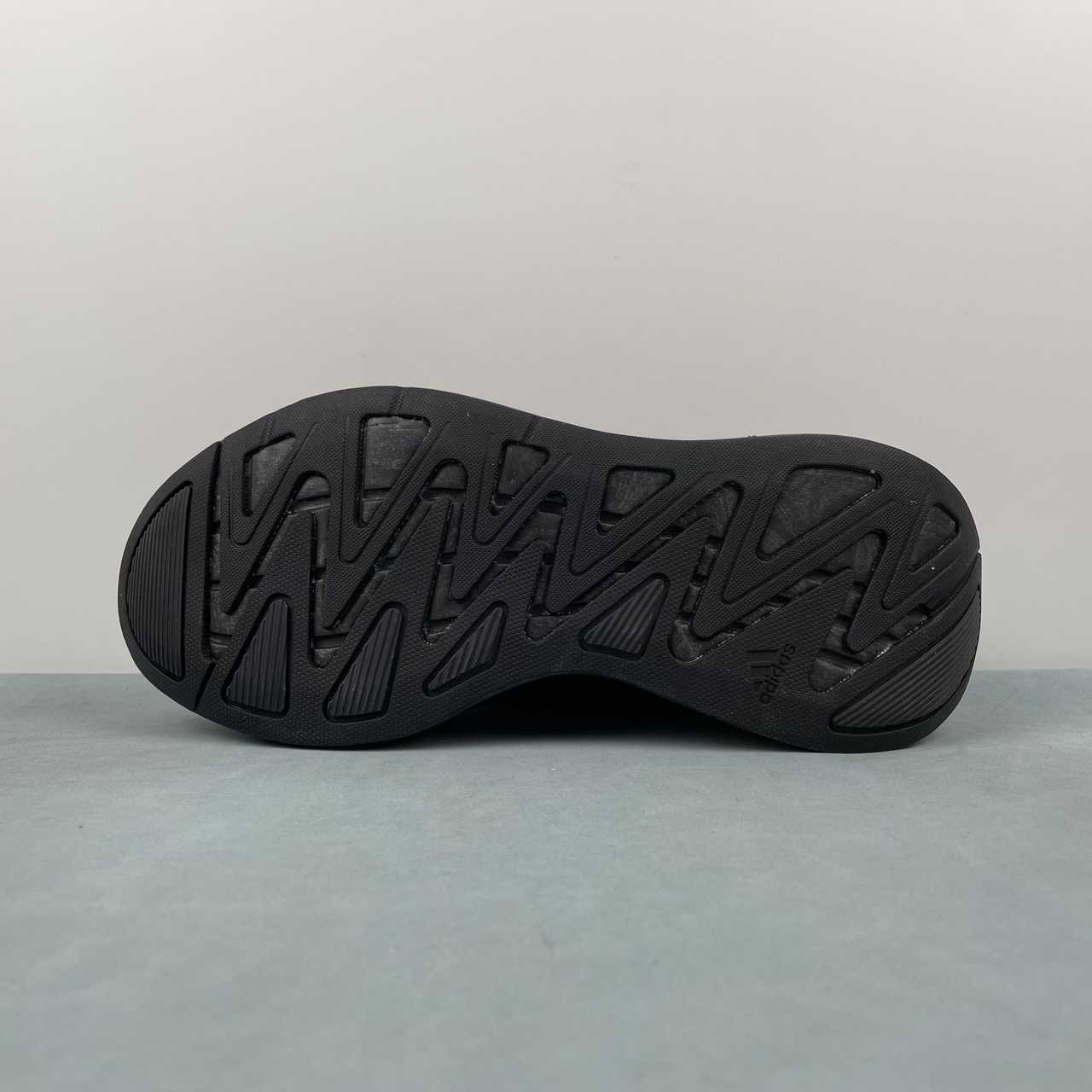 Adizero Aruku All Black