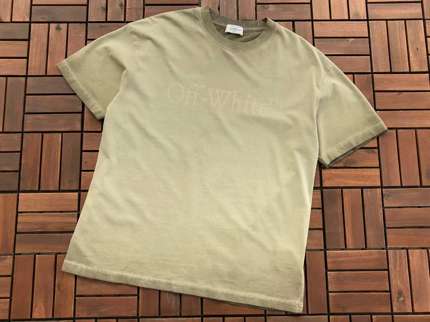 T-shirt Off