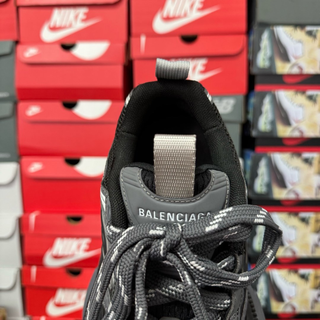BLG 6XL Triple Black