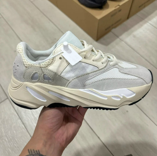 Yeezy 700 Analog