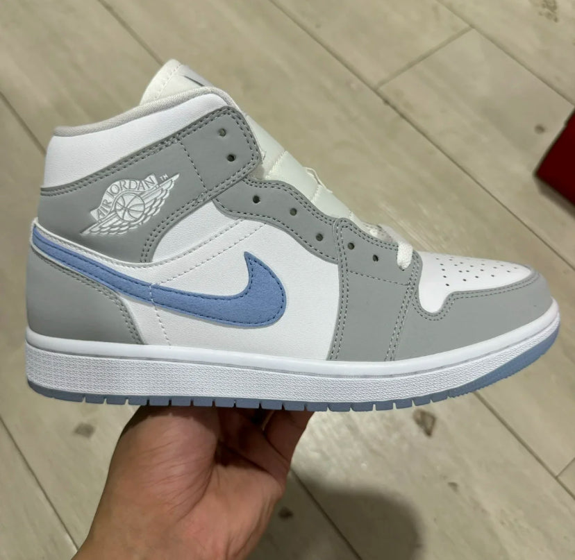 Air Jordan 1 Mid Wolf Grey