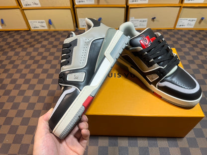 Trainer Grey and Black