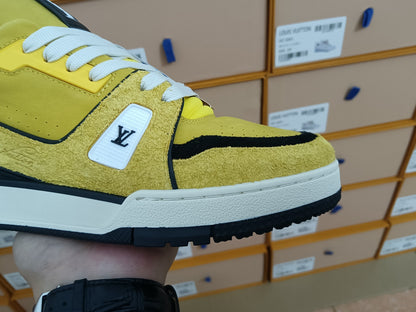 Trainer Yellow