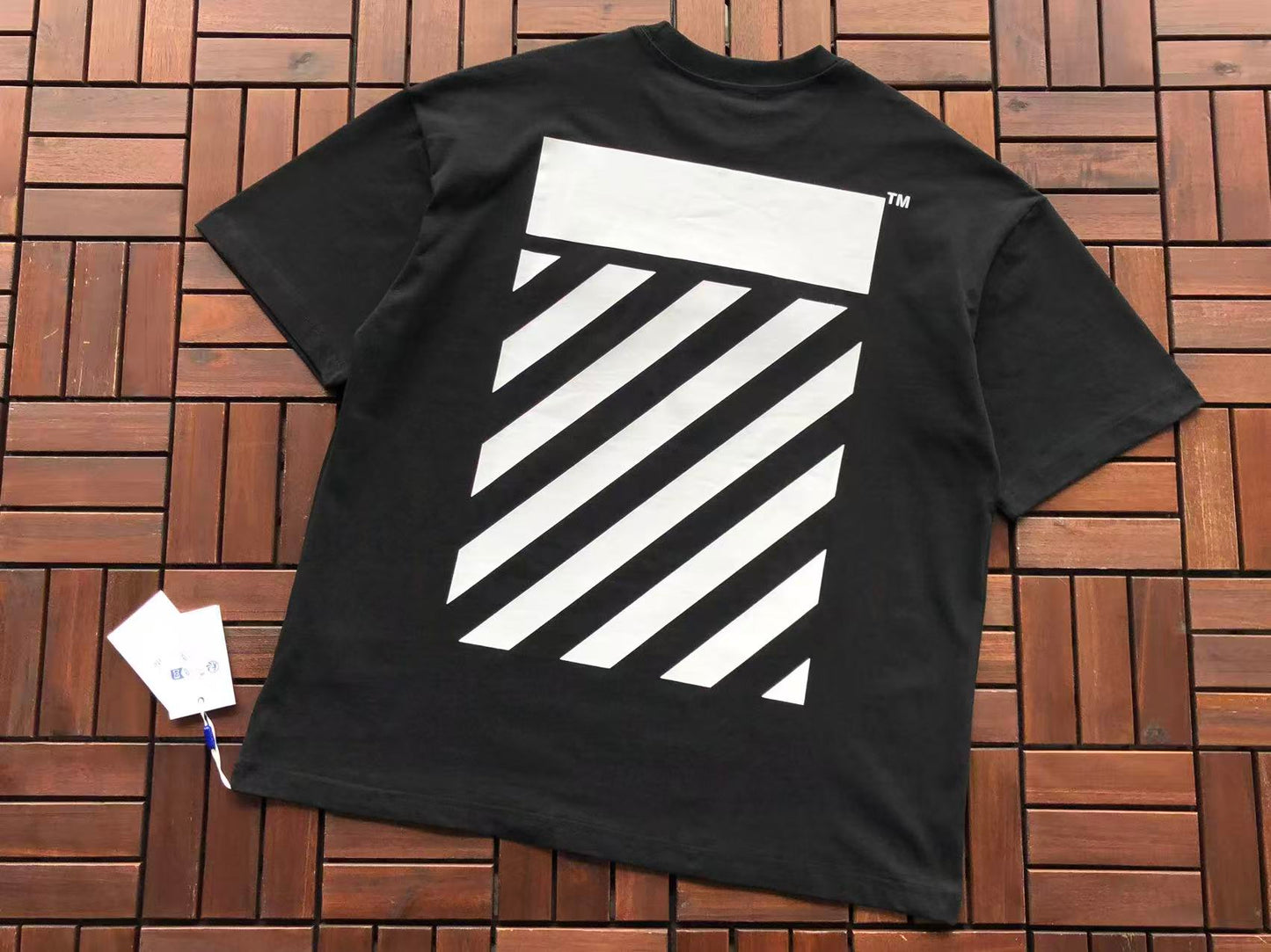 T-shirt Off