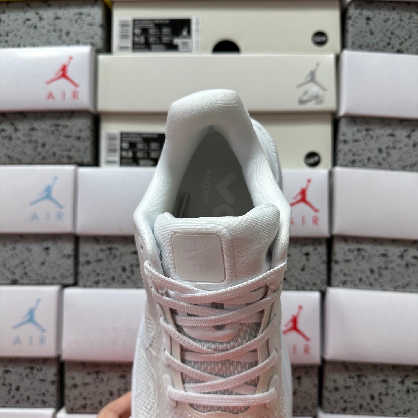 Vomero Premium Grey/White