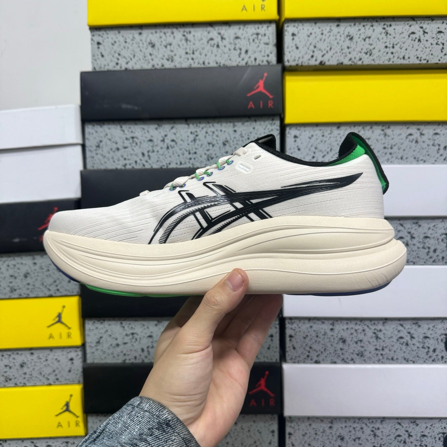 GEL-NIMBUS 28 Black/Beige